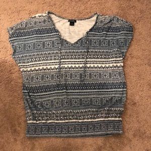 Lucky Brand top size XL blue white geometric